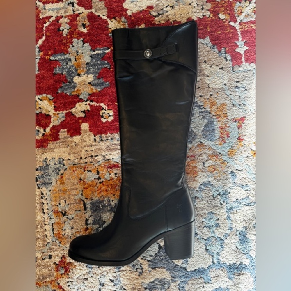 NWT Frye zip-up tall heeled boots